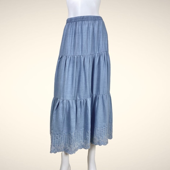 *NWOT ANTHRO MOON RIVER Tiered Embroidered Scalloped Hem Maxi Chambray Boho - Picture 5 of 12